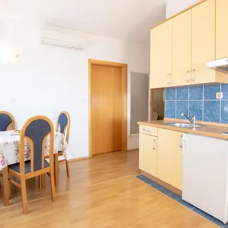 Steko Апартаменты Макарска